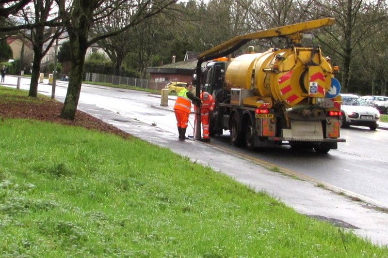 Drain cleaning lorry and workmen, Bettws, Newport - geograph.org.uk - 4790546